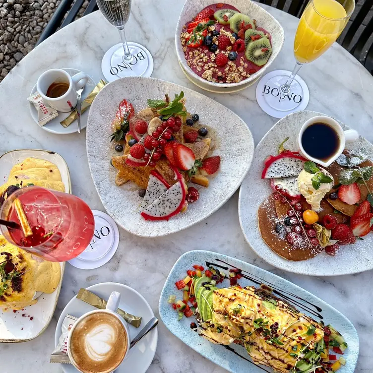 BONO, eines der besten italienischen Restaurants in München, serviert Brunch an Wochenenden und Feiertagen.