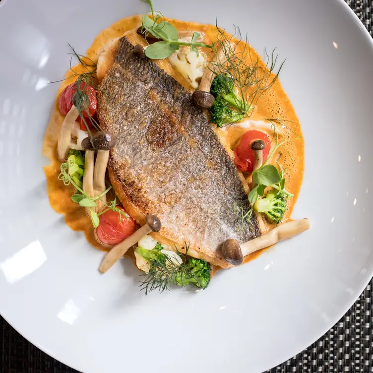 Gebratener Fisch im cantinetta ristorante & bar – einem der besten italienischen Restaurants in Hamburg.