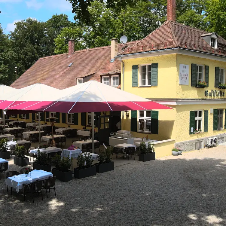 Als eines der besten italienischen Restaurants in München lockt Teatro Solln im Sommer mit seiner Terrasse.