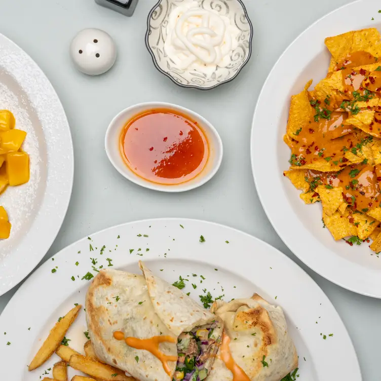 Snacks und kleine Speisen bei Mathilda Wirtsbar, einem der besten veganen Restaurants in München.