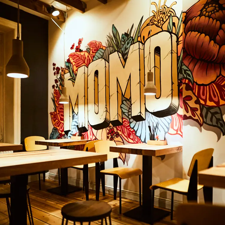 Bei MOMO Ramen, einem der besten veganen Restaurants, lässt es sich entspannt schlemmen.