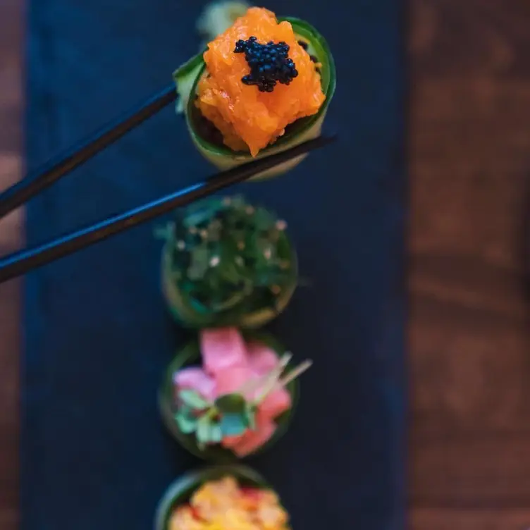 Vegane Alternativen zu klassischem Sushi im Shibu Vegan, einem der besten veganen Restaurants in Berlin