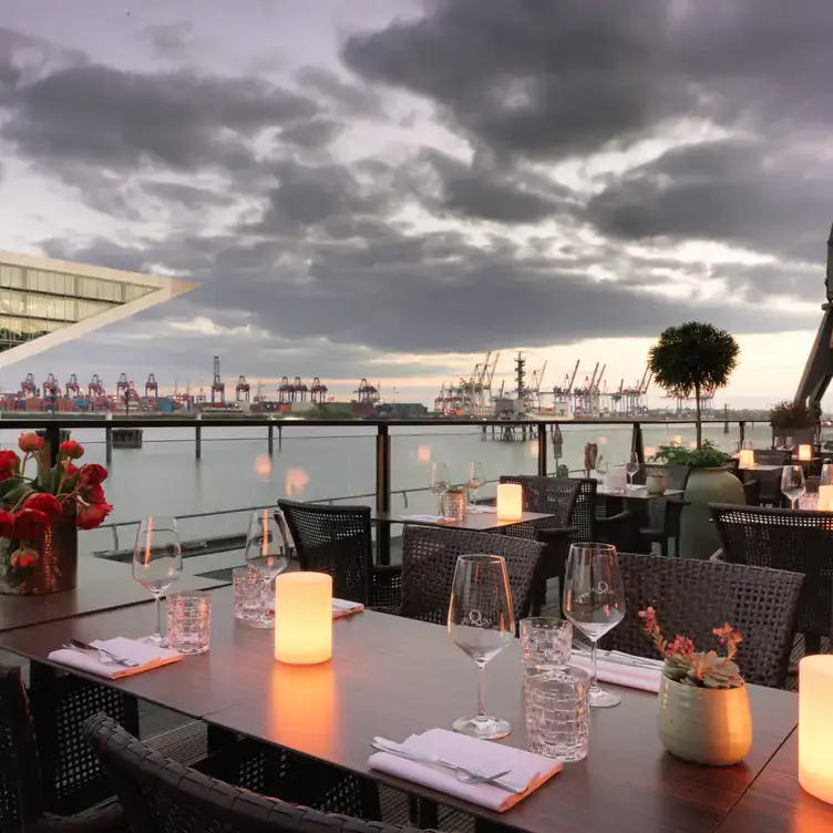 am-kai-restaurant-seafood-drinks-elbblick-1